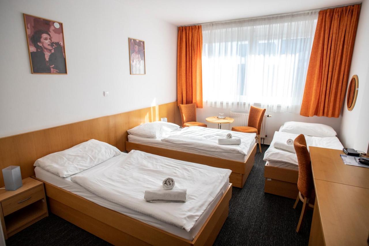 Hotel Puls Острава Екстериор снимка