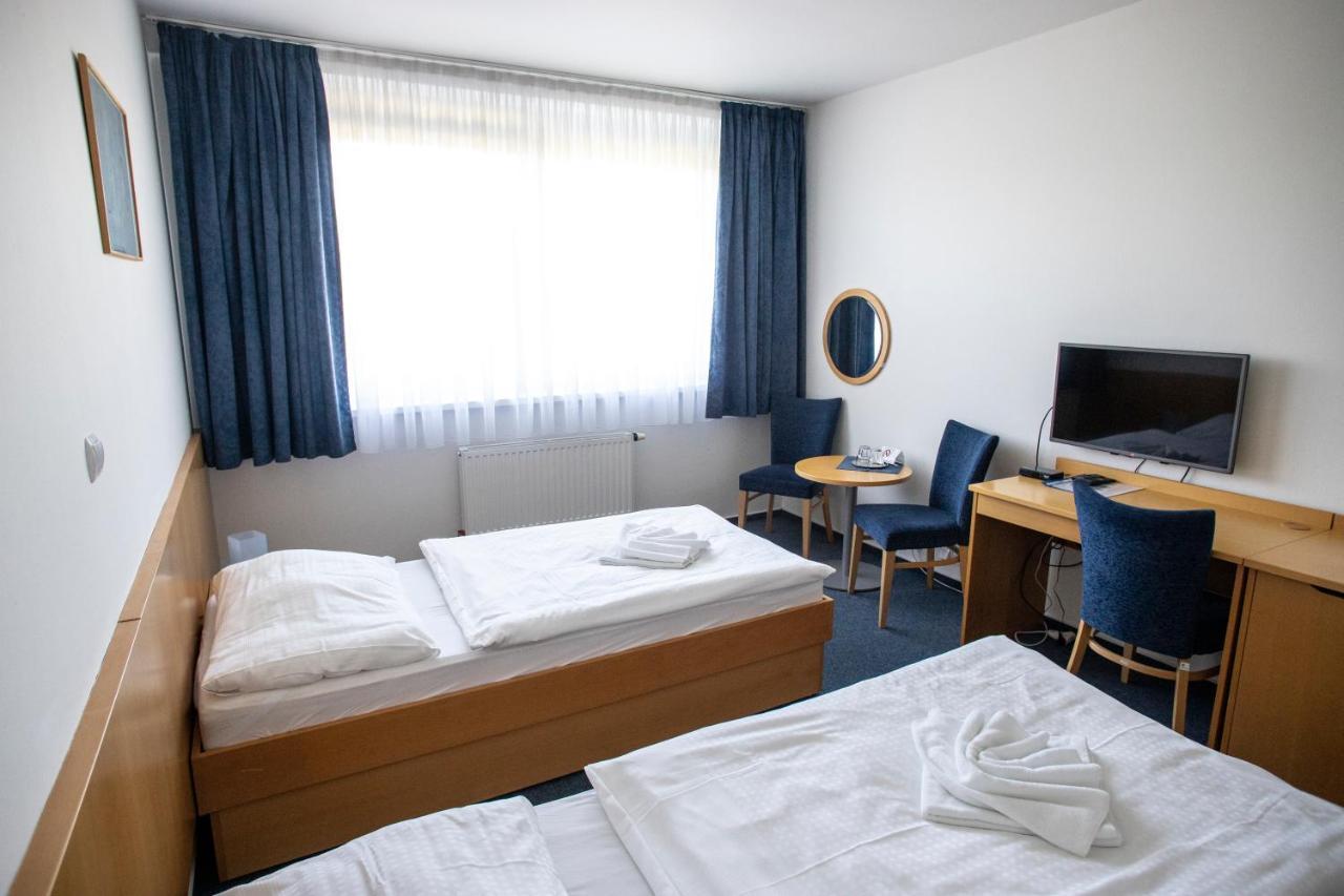 Hotel Puls Острава Екстериор снимка